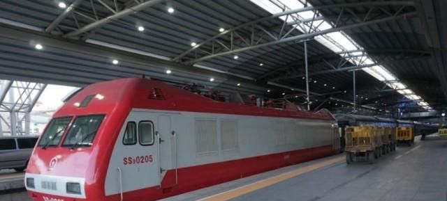 中国首列全卧铺火车:727公里全程不停靠站,太受欢迎经常一票难求