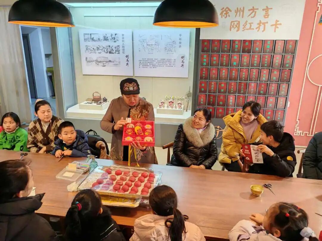 元旦期间，徐州文化馆“彭城七里·遇见非遗”系列体验活动火热进行 (1).jpg