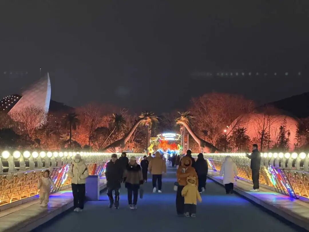 12.31 云龙湖水上世界湖心灯会超前体验夜 (2).jpg